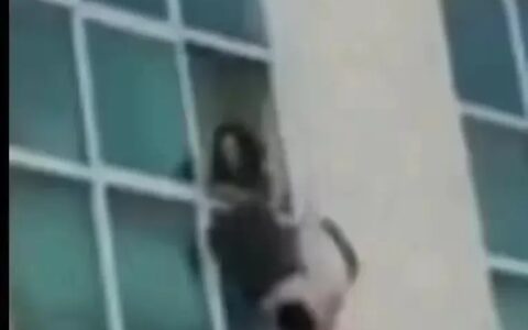 突发！男孩因与父母发生争执从3楼跳下，母亲体力不支未拉住孩子