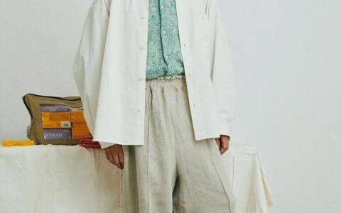 70岁的老人，成了日本最火的模特？-日本老年人的穿着打扮图片