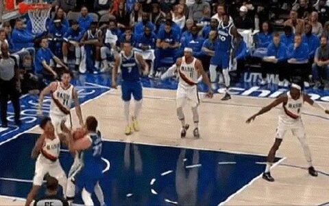 22-23 赛季 NBA 独行侠力克开拓者，东契奇得到 42+13+10 大号三双，如何评价这场比赛？-独行侠执行东契奇合同