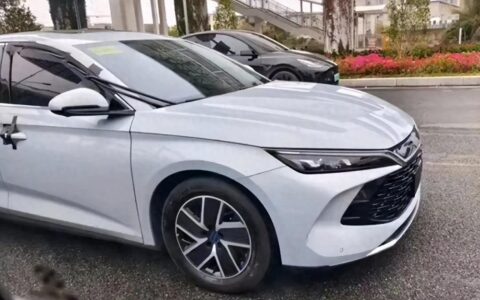 满油满电2000km，比亚迪秦L用第5代Dmi技术，长达4.83米只卖11万-比亚迪秦dmi55km旗舰