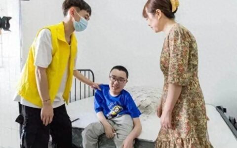患“渐冻症”学生离世，校长毕业典礼上宣布……-患上渐冻症的医生叫什么的