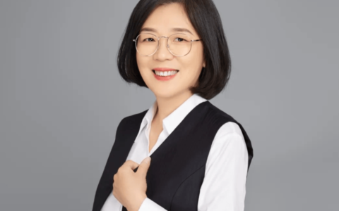 万亿城商行年薪百万女副行长退休，已超期任职多年-城商行总行待遇