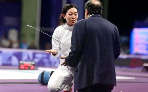 太心疼！中国名将奥运连遭盘外招+误判，跪在裁判面前申诉仍无果-中国奥运参赛选手