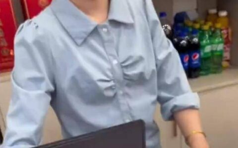 原创
            男子在餐厅吃饭，结账时被收20元餐位费，店员：又不是我一家在收-去餐厅吃饭被收取餐位费违法吗