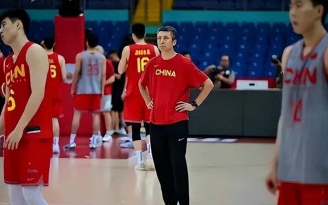 广东8人入选中国队 杜锋有幸福的烦恼 宏远仅剩10人正常训练难开展-广东队教练杜锋出生年月