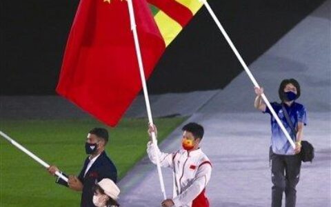 奥运闭幕式旗手预测：郑钦文潘展乐无缘后谁来担当？吴艳妮有机会吗？